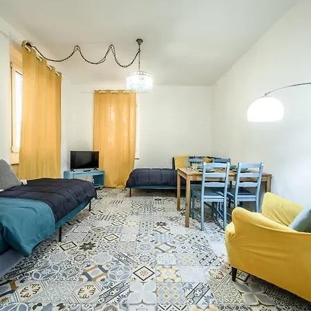 Apartment Le Finestre Sul Borgo 2 Parma