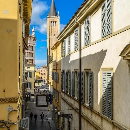 Le Finestre Sul Borgo 2 * Parma