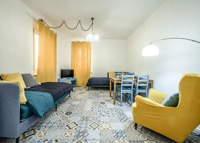 Apartment Le Finestre Sul Borgo 2 Parma